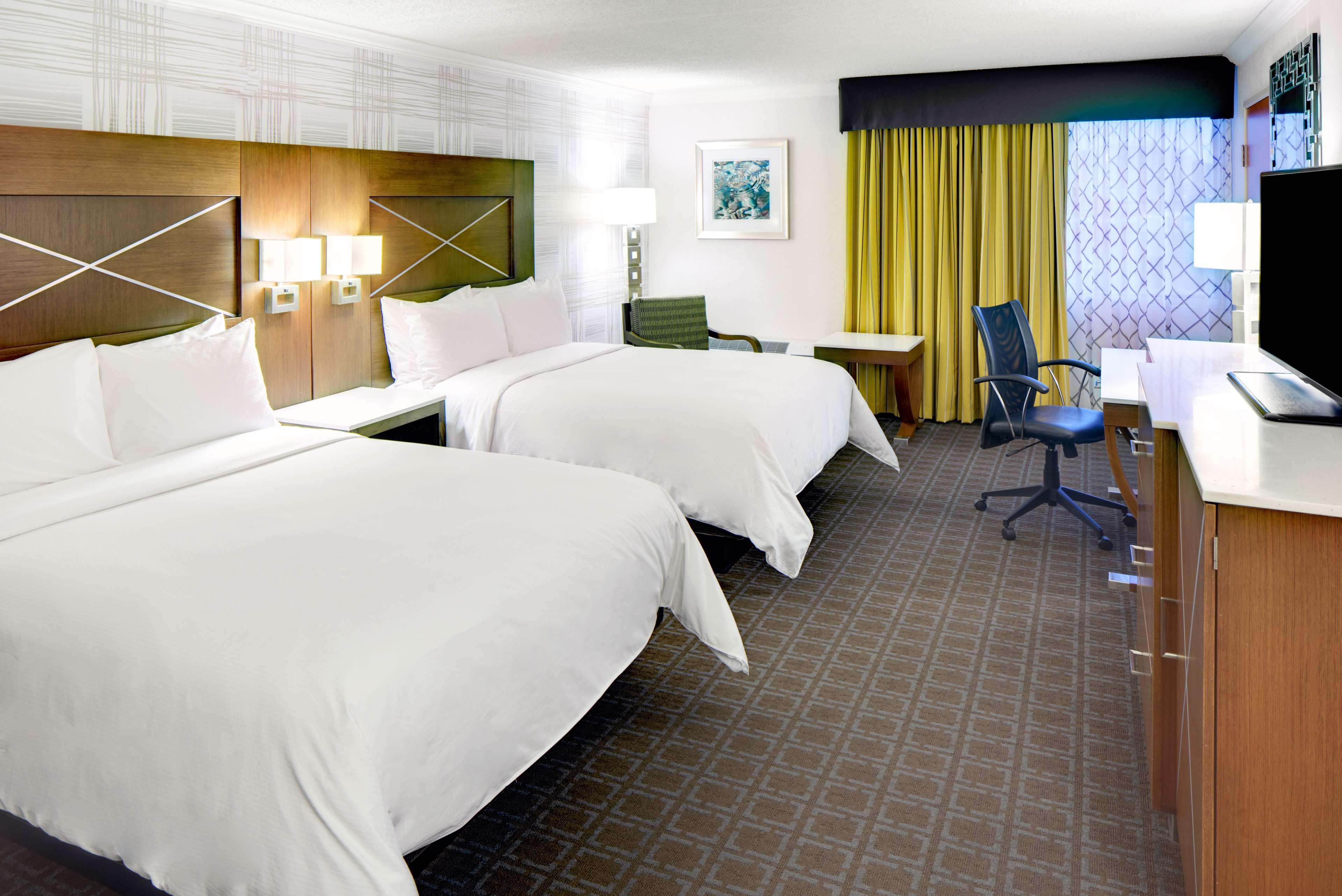Doubletree By Hilton Madison Downtown Hotel Buitenkant foto