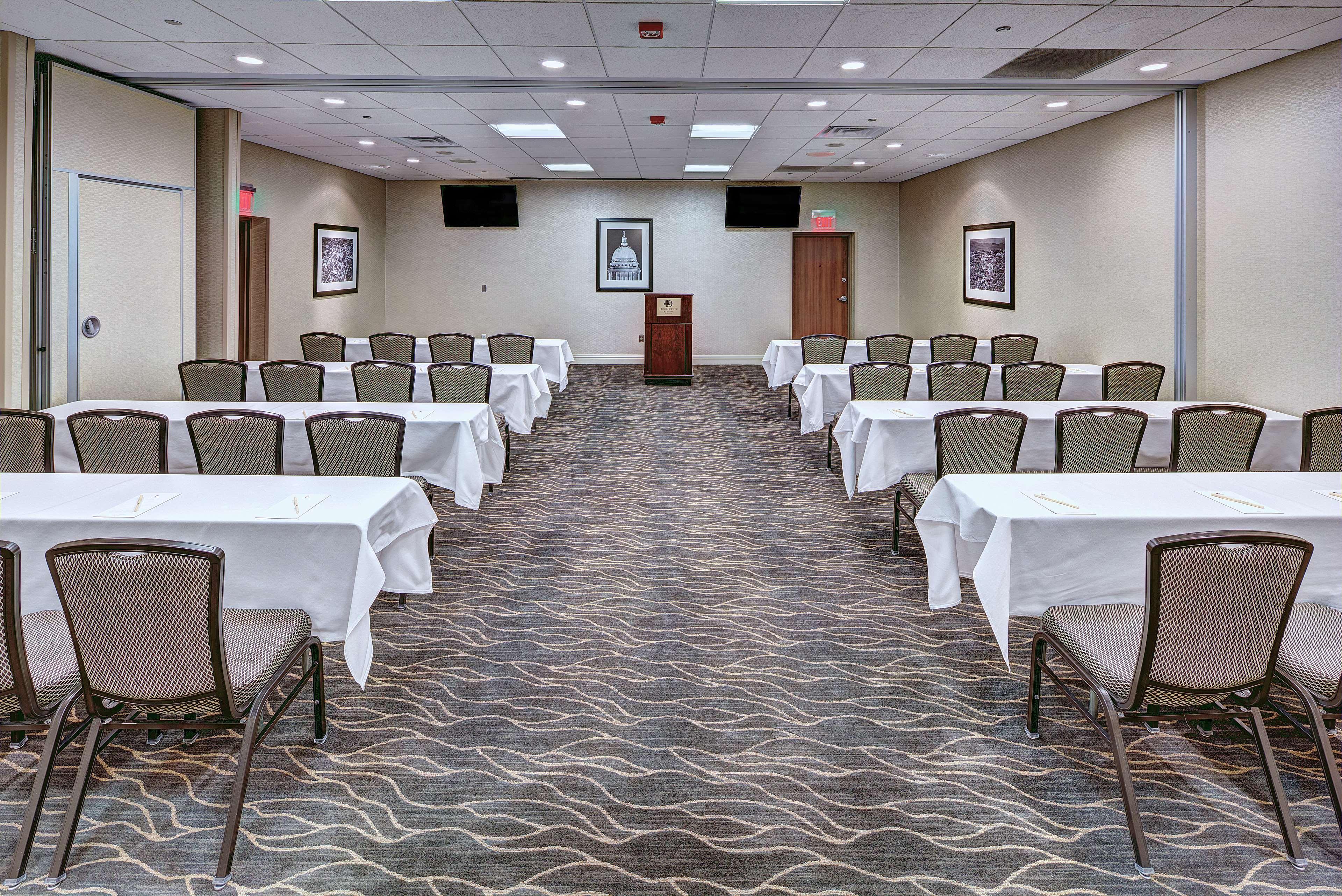 Doubletree By Hilton Madison Downtown Hotel Buitenkant foto