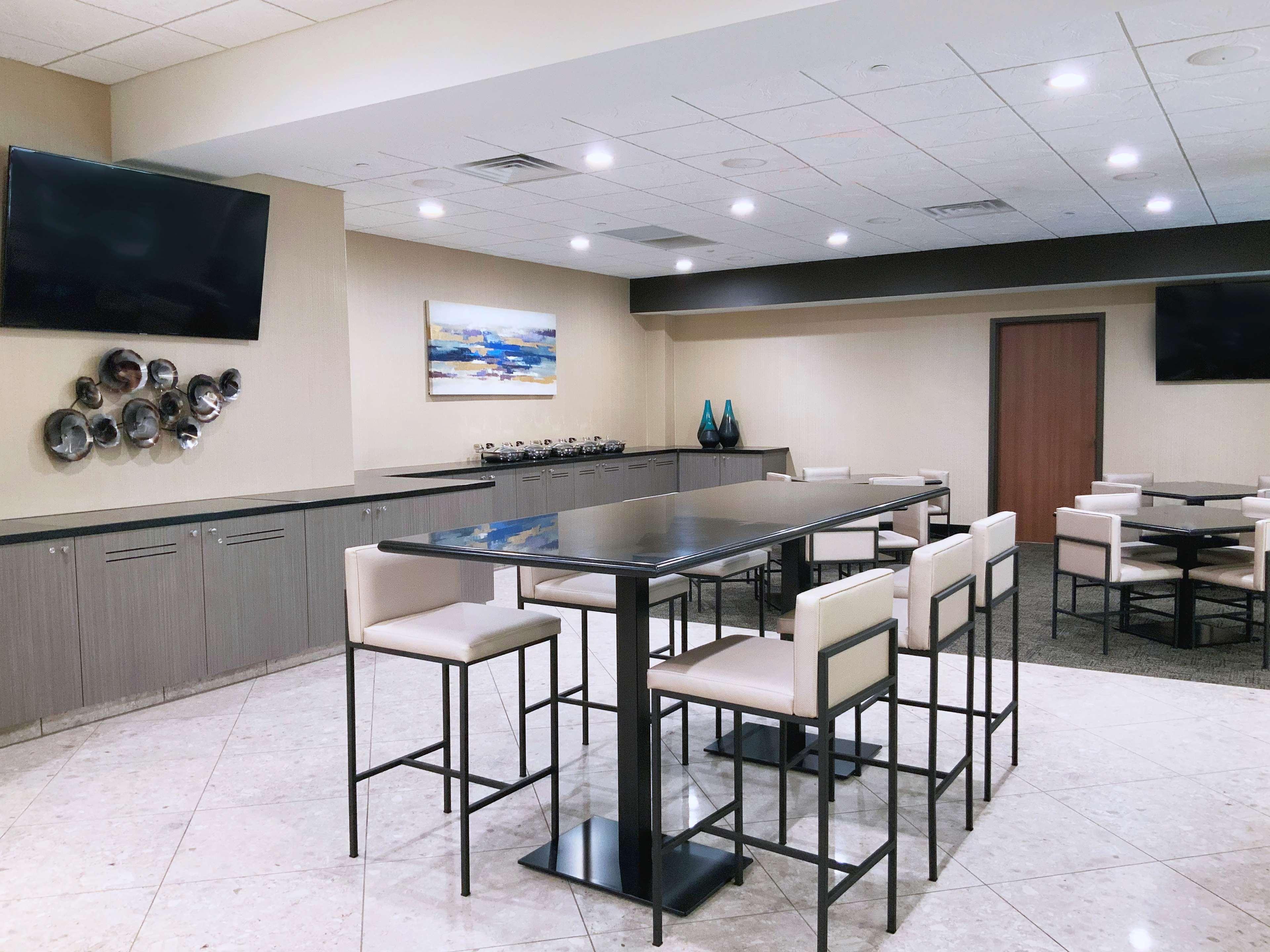Doubletree By Hilton Madison Downtown Hotel Buitenkant foto