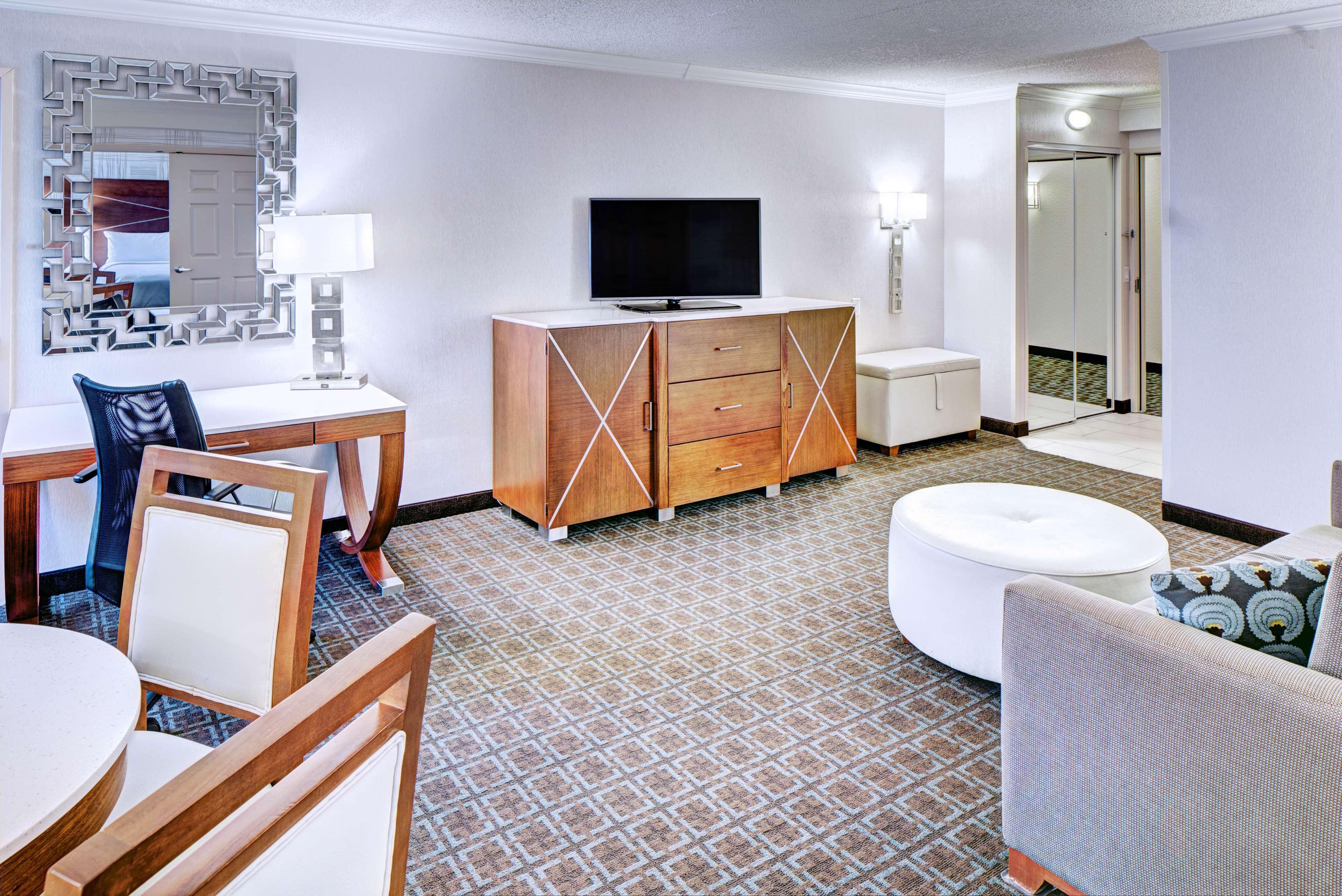 Doubletree By Hilton Madison Downtown Hotel Buitenkant foto
