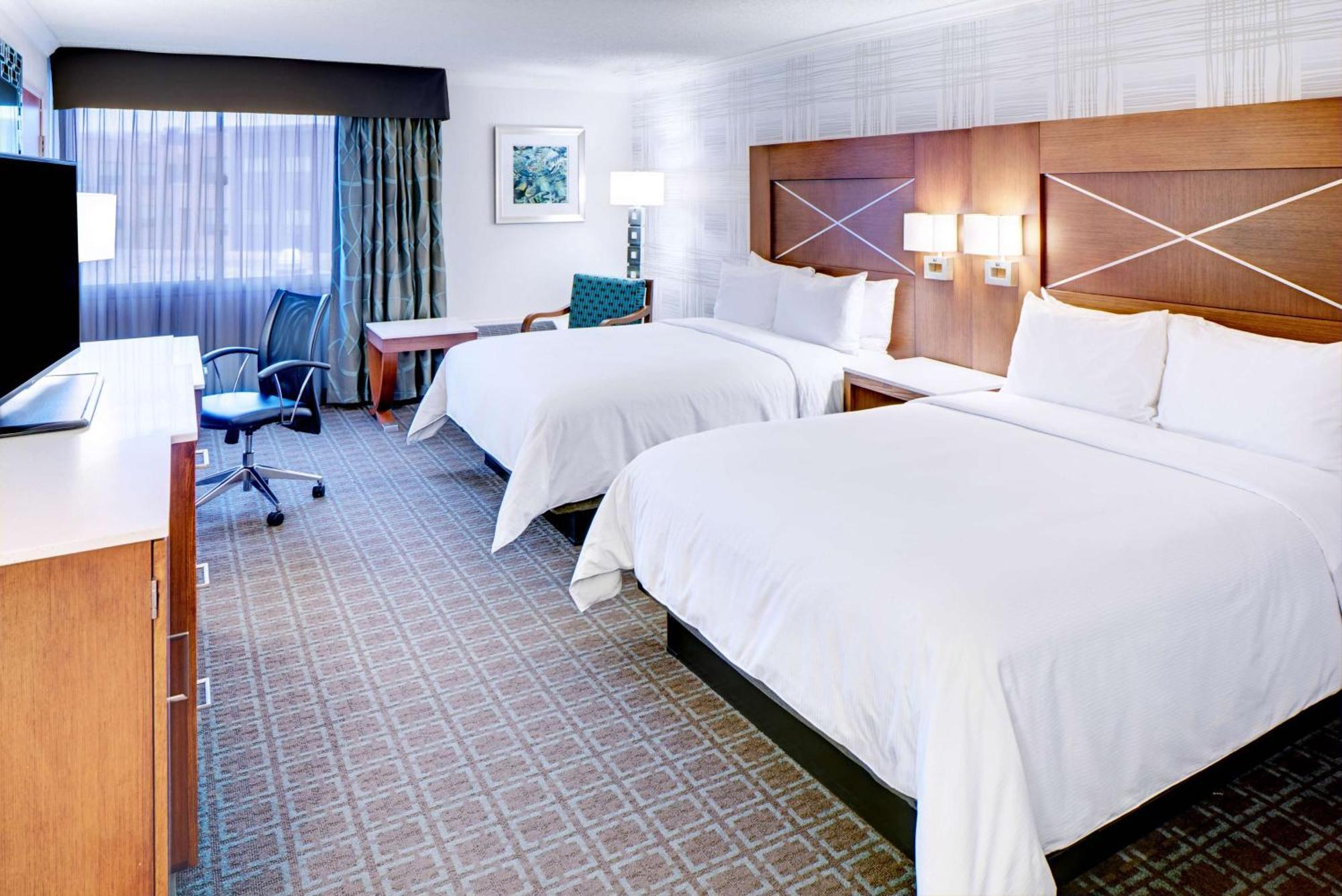 Doubletree By Hilton Madison Downtown Hotel Buitenkant foto